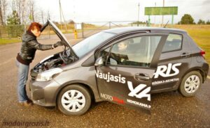 yaris1