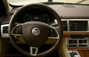 jaguar_xf3