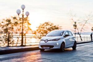 Renault_44597_global_en (Small)