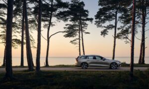 223580_New-Volvo-V60-exterior