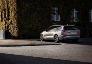 223589_New-Volvo-V60-exterior