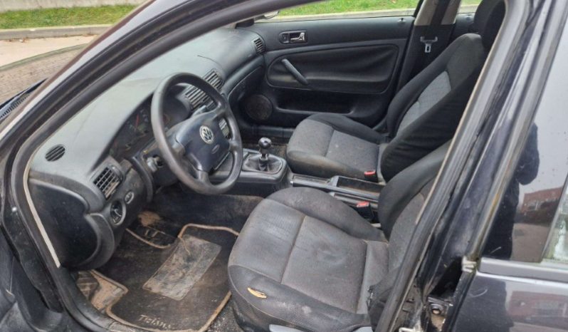 Volkswagen Passat 1999 full