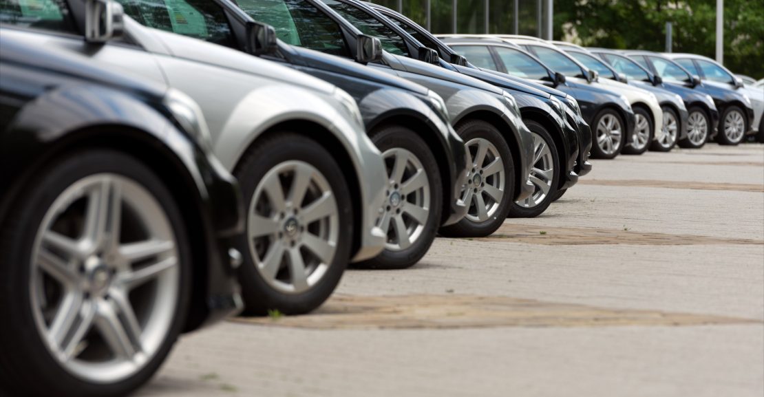 Naudoti automobiliai (Shutterstock nuotr.)