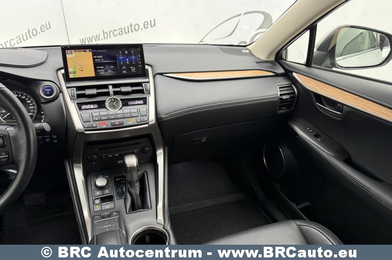 Lexus NX300h Hybrid e-Four e-CVT Automatas 2015