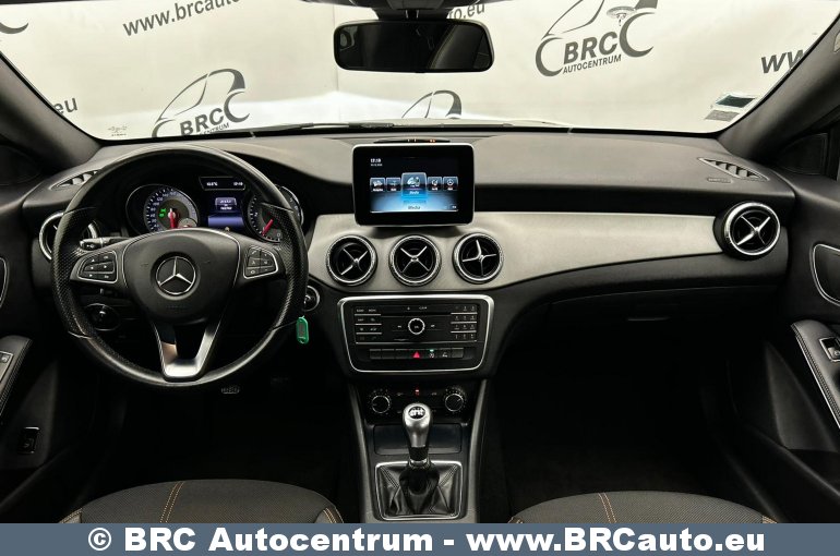 Mercedes-Benz CLA 180  2015