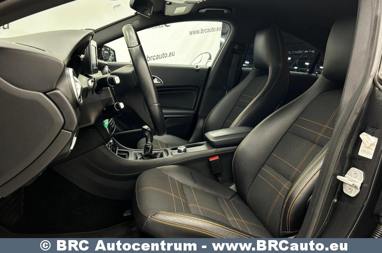 Mercedes-Benz CLA 180  2015