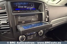 Mitsubishi Pajero 3.2 DI-D Automatas 2011 full