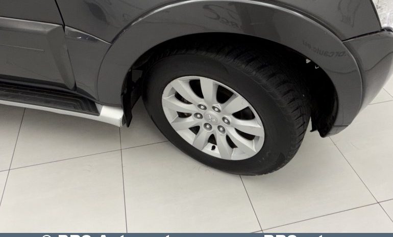 Mitsubishi Pajero 3.2 DI-D Automatas 2011 full