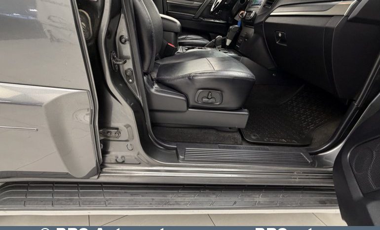 Mitsubishi Pajero 3.2 DI-D Automatas 2011 full