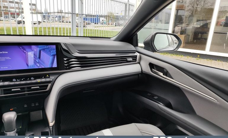 Toyota Camry 2.5 Hybrid Automatas 2025 full