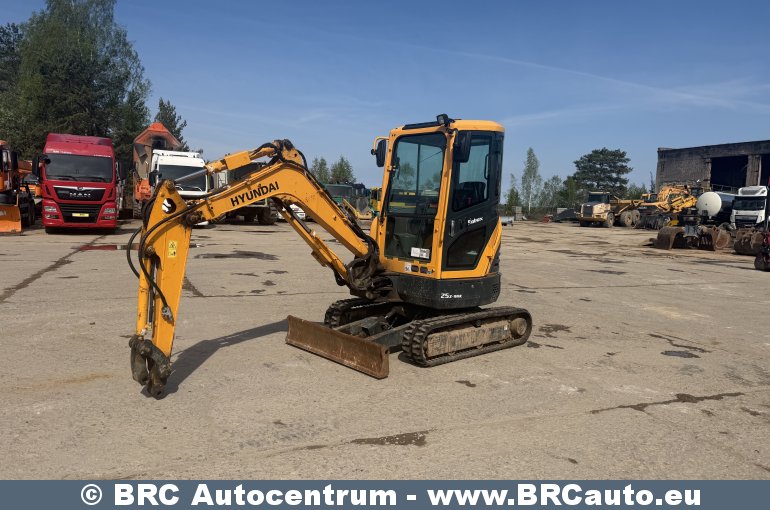 Hyundai R25Z-9AK !Garantija! 2023