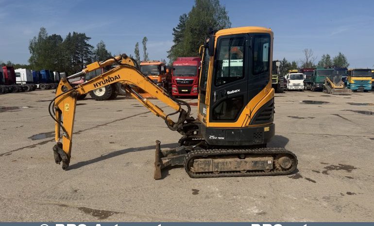 Hyundai R25Z-9AK !Garantija! 2023 full