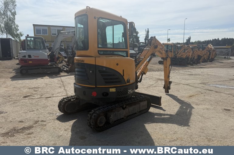 Hyundai R25Z-9AK !Garantija! 2023
