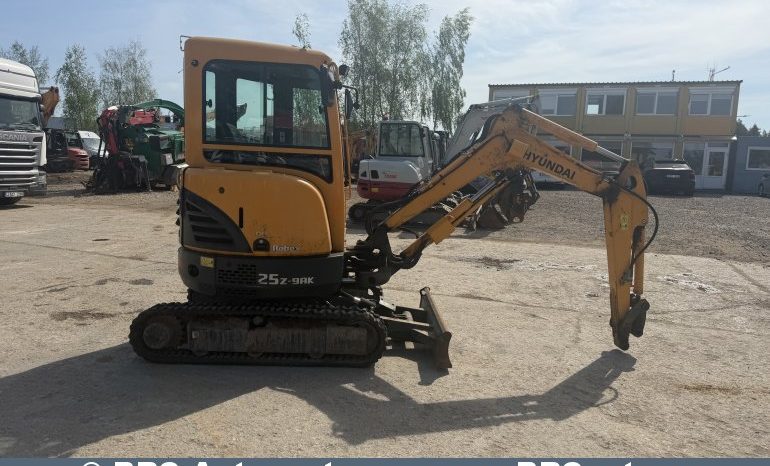 Hyundai R25Z-9AK !Garantija! 2023 full